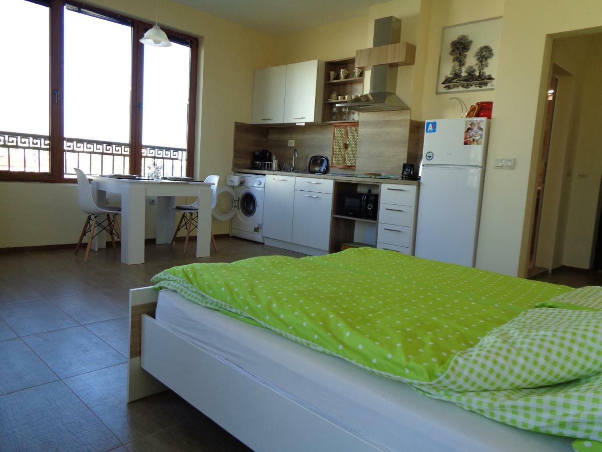 Nereya Palace Studio Mona Pomorie Exterior foto