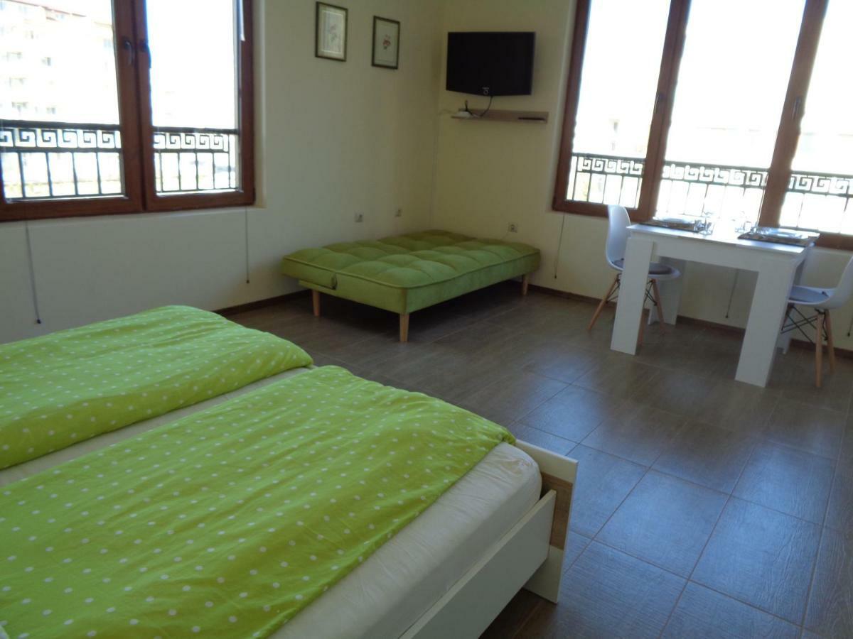 Nereya Palace Studio Mona Pomorie Exterior foto